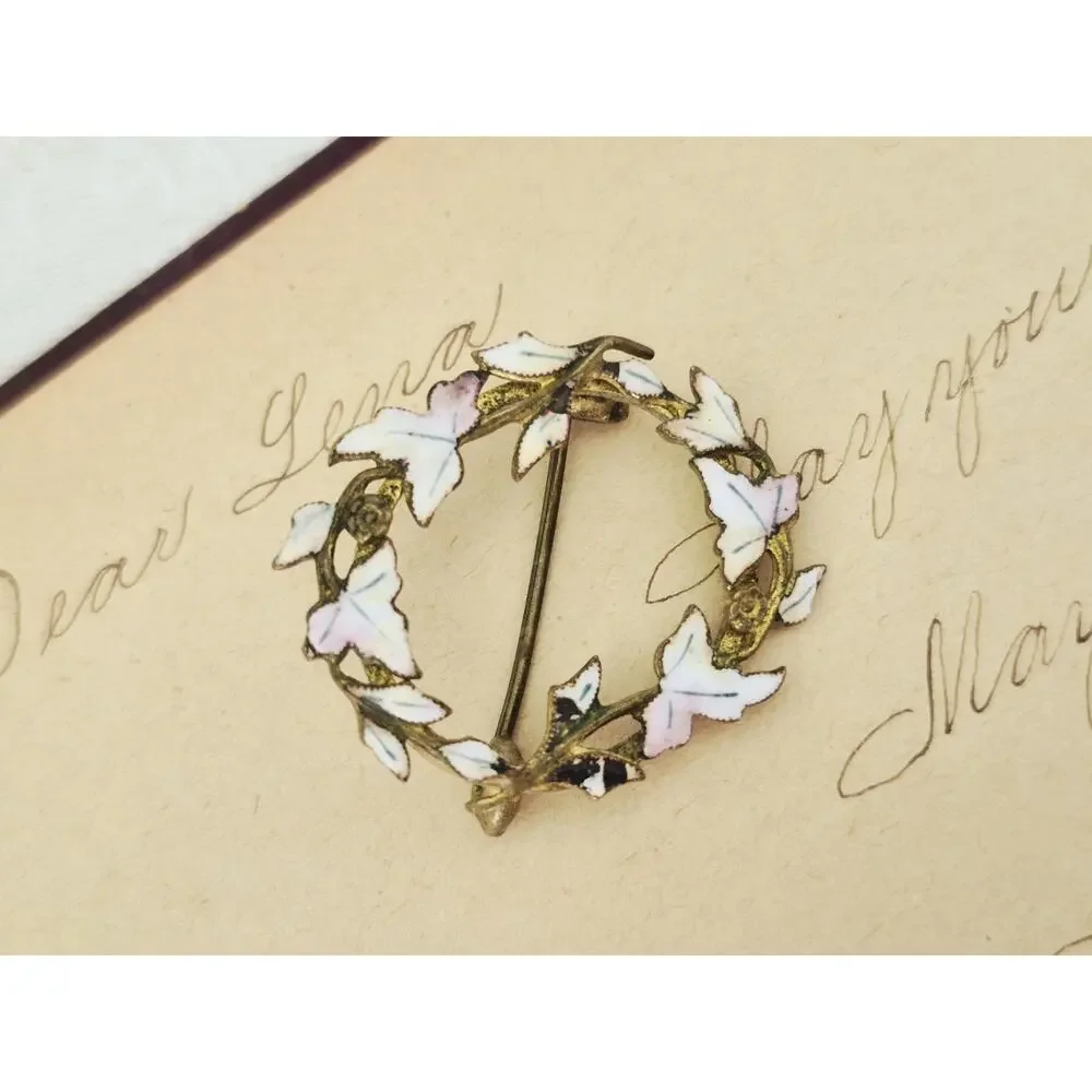Vintage Mini White Enamel Wreath Brooch